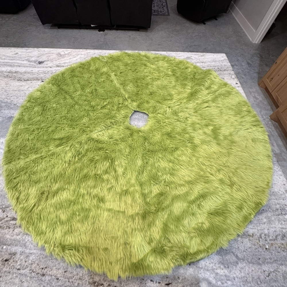 Fuzzy Green Grinch Tree Skirt Round Christmas Holiday Whimsical Bright